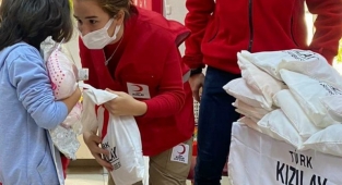 Çocukları Sevindirdiler