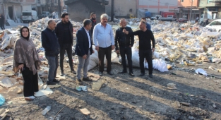 Esnafın Başı Çöplerle Dertte