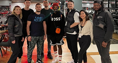 Survivor yarışmacısı Steven, Folkart Carrera reklamında oynadı