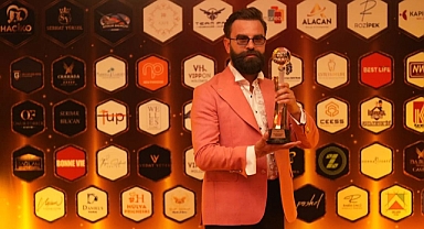 İzmirli modacı Vedat Yetek’e büyük ödül