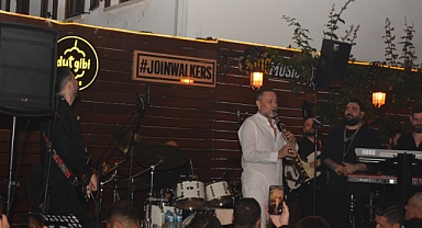 Dut Gibi’nde Hüsnü Şenlendirici ve Sakiler rüzgarı