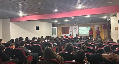 Türk Kızılay Karabağlar Şubesi, 120 öğrencinin yüzünü güldürdü