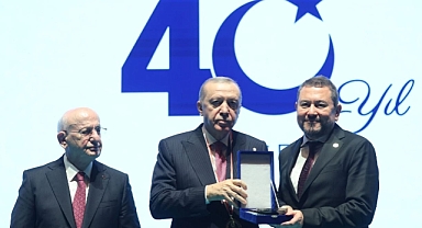 Erdoğan’dan İzmirli İş İnsanı Nazım Torbaoğlu’na Anlamlı Plaket