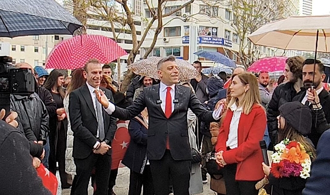 Yenilik Partisi İzmir İl Başkanlığı açıldı: Öztürk Yılmaz’dan iktidara sert eleştiriler