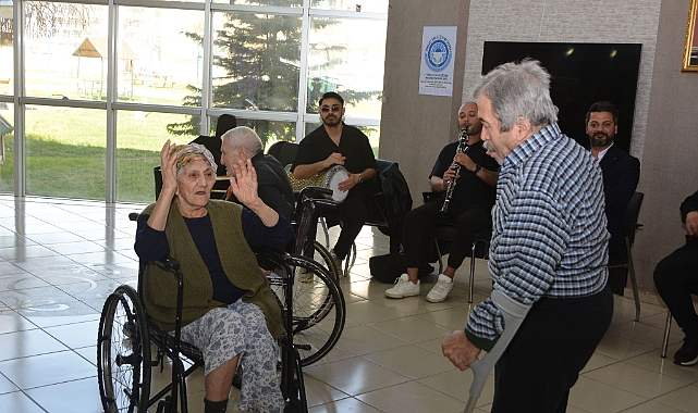 Torbalı Huzurevi Sakinlerine Moral Konseri