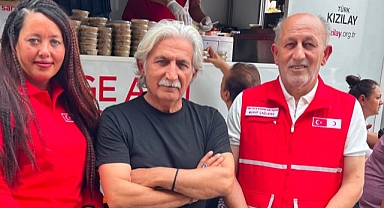 KIZILAY BORNOVA’DAN ANLAMLI ANMA: 15 TEMMUZ ŞEHİTLERİ İÇİN 2 BİN KİŞİLİK AŞURE İKRAMI