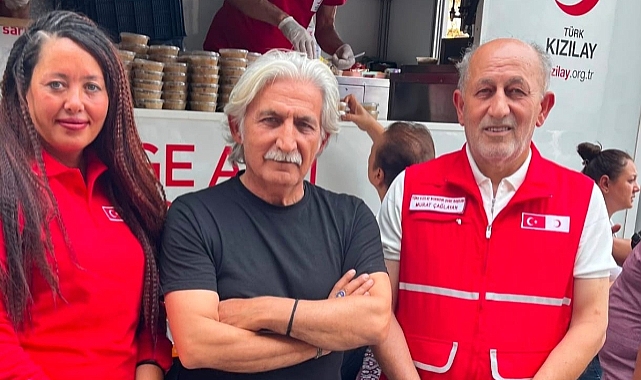 KIZILAY BORNOVA’DAN ANLAMLI ANMA: 15 TEMMUZ ŞEHİTLERİ İÇİN 2 BİN KİŞİLİK AŞURE İKRAMI